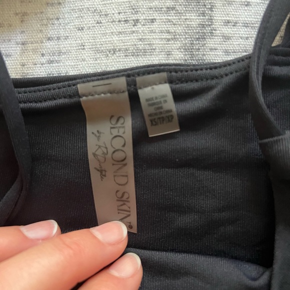 Second Skin Crop Tanks - Bundle of 2 - Picture 4 of 4